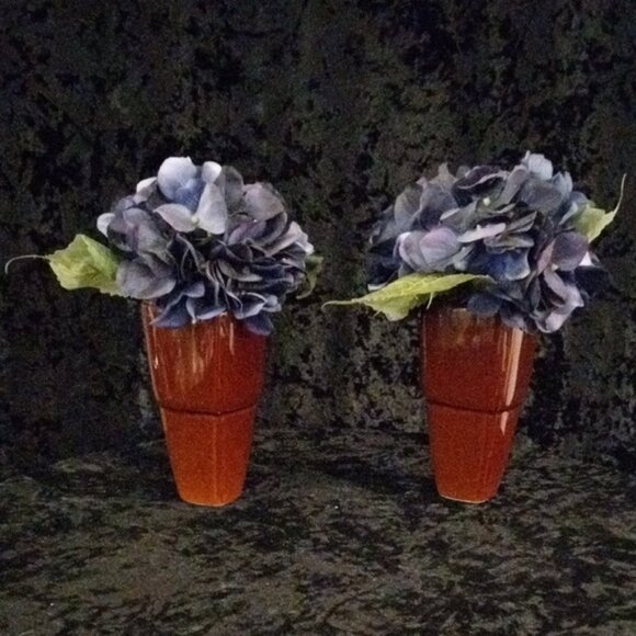 Elegant Coffee Color Vases with Blue Hydrangeas - Picture 4 of 4